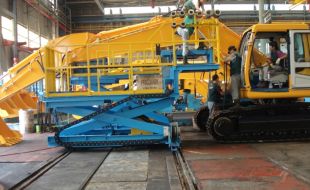 工廠車輛檢修必備：移動式高空作業(yè)平臺的優(yōu)勢